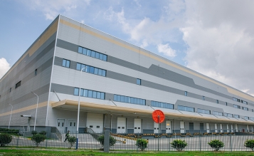 浙江綠地鉑選電子商務有限公司  綠地全球進口商品浙江運營中心（嘉興綜合保稅）項目 EPC總 承包 嘉興綜合保稅區興業路東側、大橋港南側、東巡邏通道西側、區和路北側。